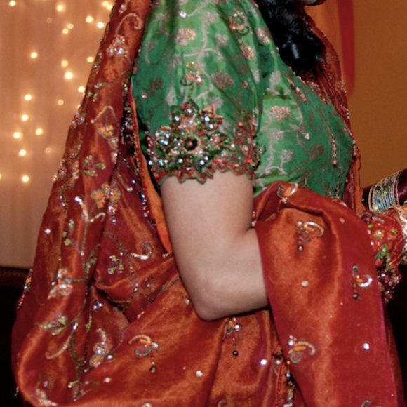 Bridal Lehnga, Blouse and Dopatta - Picture 4 of 10